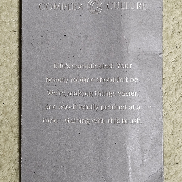 4/$20 🆕 Complex Culture | All Over Highlighter and Powder Brush - Picture 3 of 5